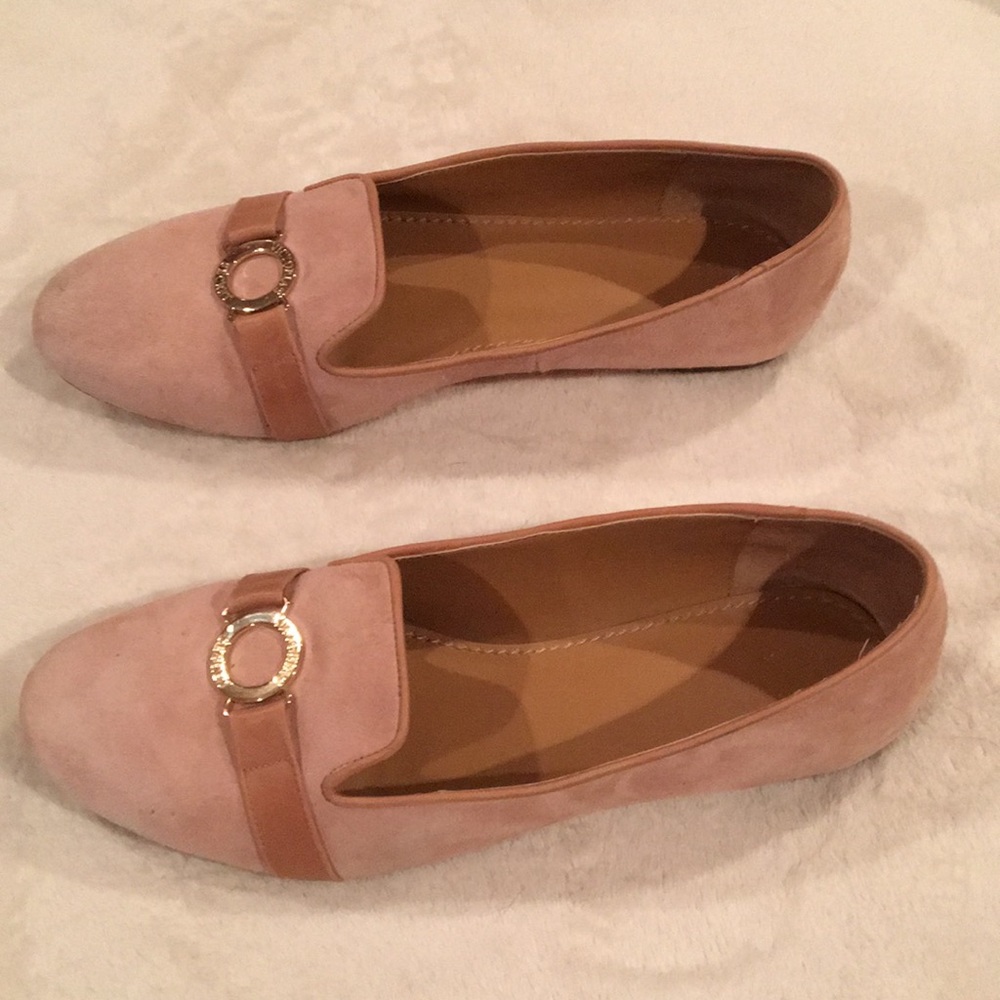 Women’s flats